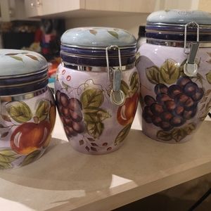 Set of 3 storage canisters
